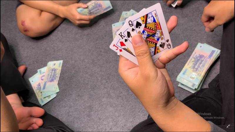 Bài Liêng là gì? Vì sao lại hấp dẫn đến vậy?